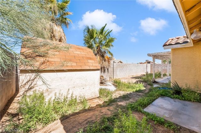 2220 Misty Ridge Circle, North Las Vegas, NV 89032