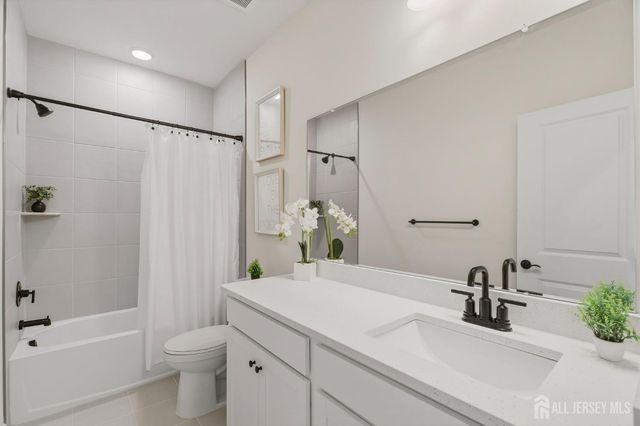 119 Sadie Circle, New Brunswick, NJ 08901