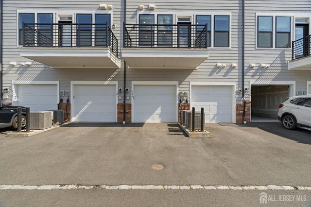 119 Sadie Circle, New Brunswick, NJ 08901