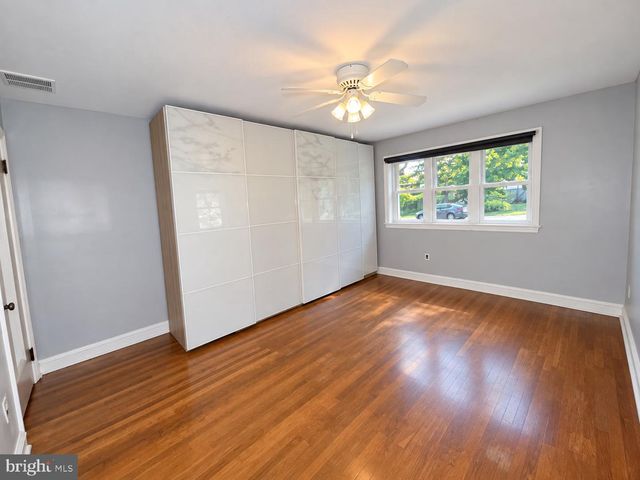 6797 LAWNTON ST, Philadelphia, PA 19128