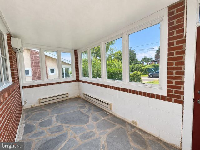6797 LAWNTON ST, Philadelphia, PA 19128