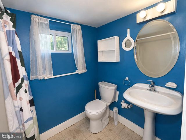 6797 LAWNTON ST, Philadelphia, PA 19128