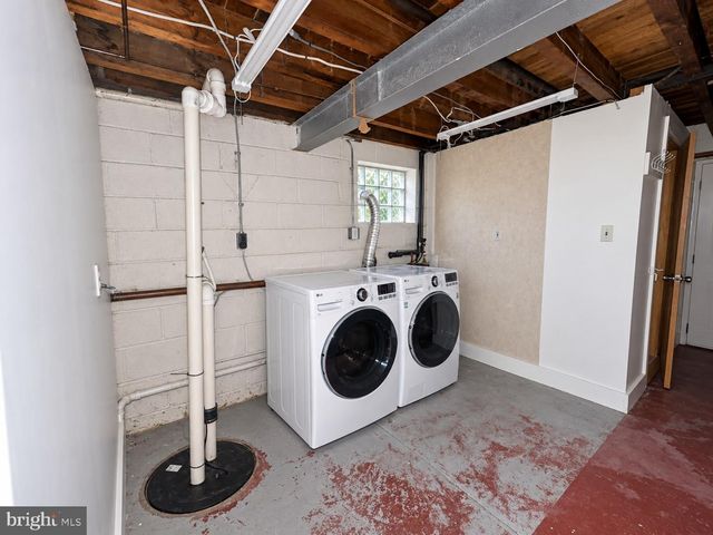 6797 LAWNTON ST, Philadelphia, PA 19128