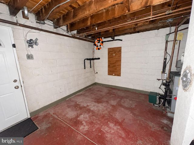 6797 LAWNTON ST, Philadelphia, PA 19128