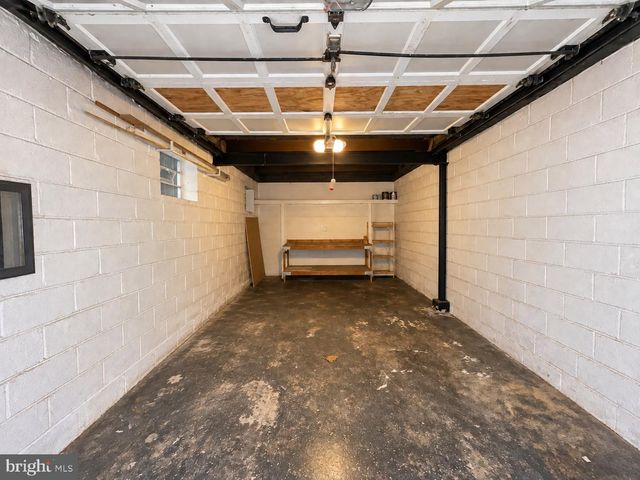 6797 LAWNTON ST, Philadelphia, PA 19128
