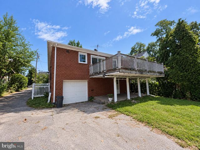 6797 LAWNTON ST, Philadelphia, PA 19128