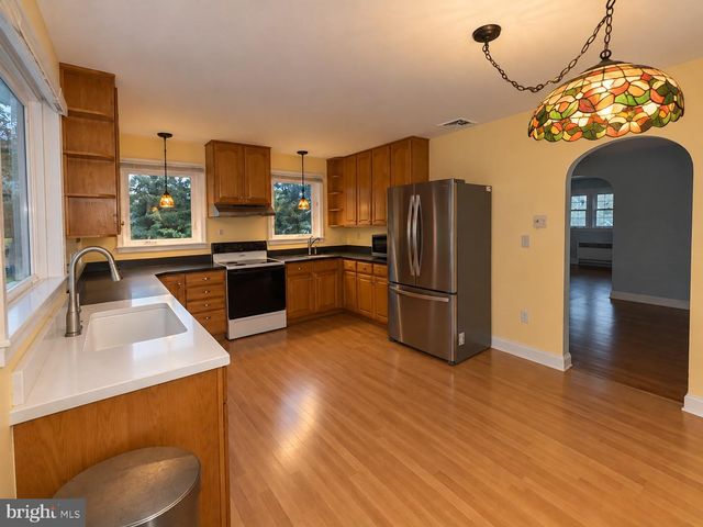 6797 LAWNTON ST, Philadelphia, PA 19128