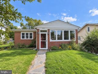 6797 LAWNTON ST, Philadelphia, PA 19128