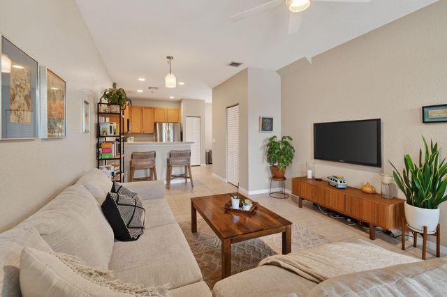 355 E Thatch Palm Circle 103, Jupiter, FL 33458