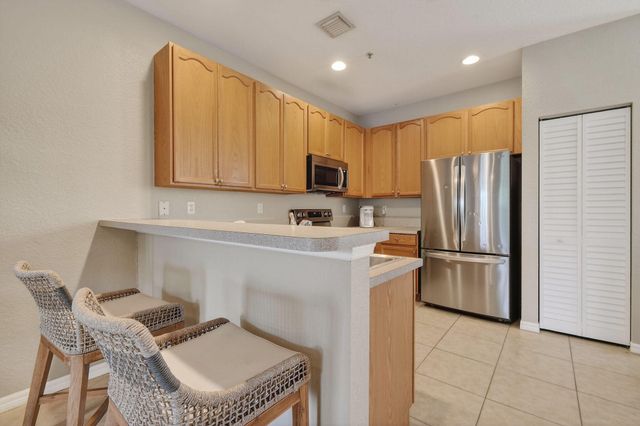 355 E Thatch Palm Circle 103, Jupiter, FL 33458