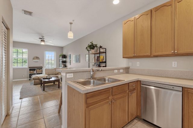 355 E Thatch Palm Circle 103, Jupiter, FL 33458