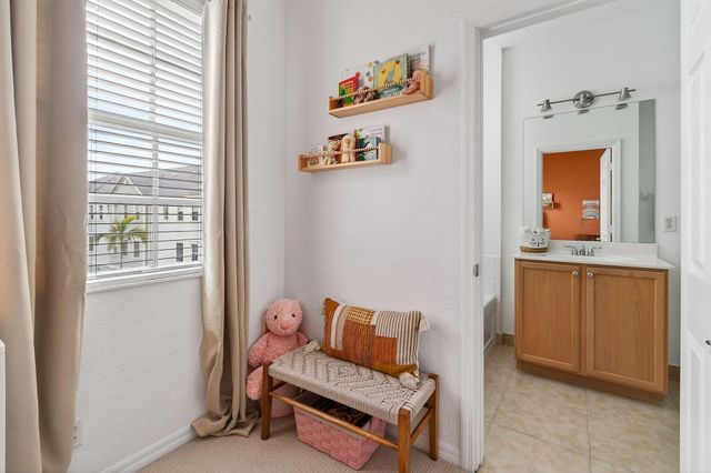 355 E Thatch Palm Circle 103, Jupiter, FL 33458