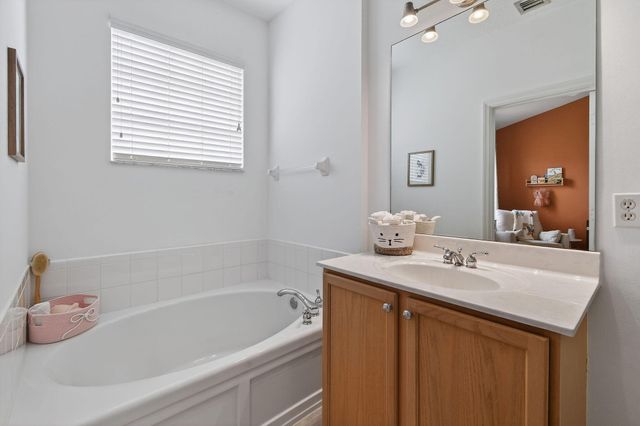 355 E Thatch Palm Circle 103, Jupiter, FL 33458