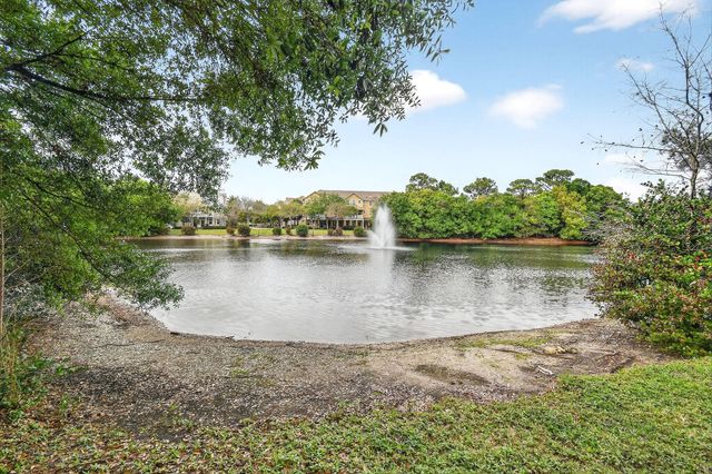 355 E Thatch Palm Circle 103, Jupiter, FL 33458