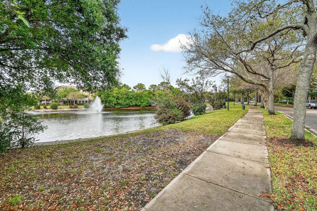 355 E Thatch Palm Circle 103, Jupiter, FL 33458