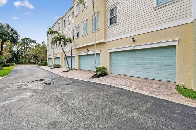 355 E Thatch Palm Circle 103, Jupiter, FL 33458