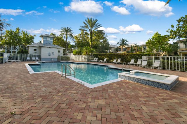 355 E Thatch Palm Circle 103, Jupiter, FL 33458