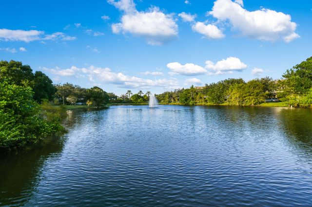 355 E Thatch Palm Circle 103, Jupiter, FL 33458