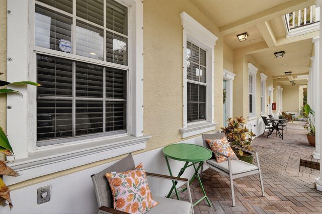 355 E Thatch Palm Circle 103, Jupiter, FL 33458