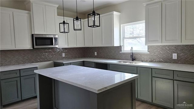 706 E Stubbs Street, Edinburg, TX 78539