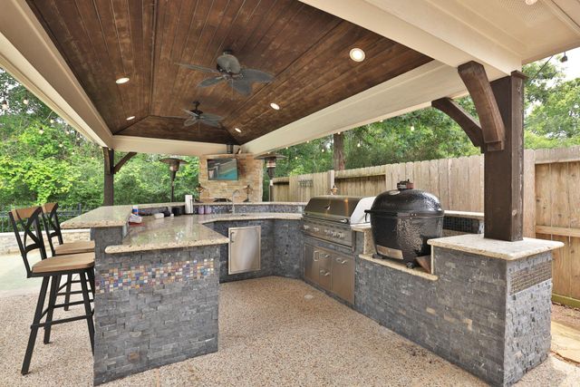 1214 Eversham Way, Kingwood, TX 77339