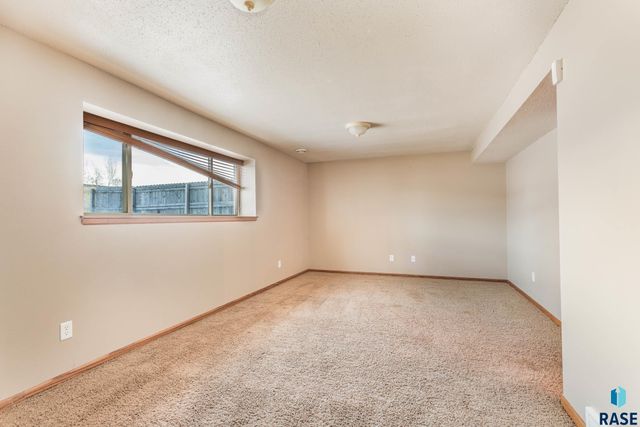 4408 S Galway Ave Avenue, Sioux Falls, SD 57106