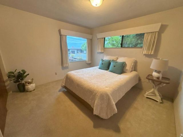 11 Ivy Street, Monterey, CA 93940