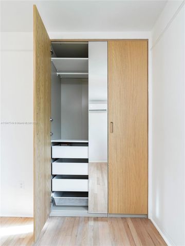 690 NE 118th St, Biscayne Park, FL 33161