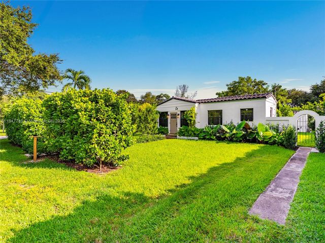 690 NE 118th St, Biscayne Park, FL 33161