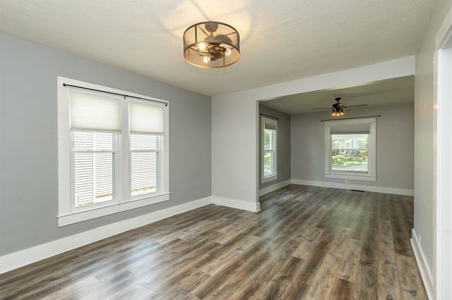 402 W Ashland Avenue, Indianola, IA 50125