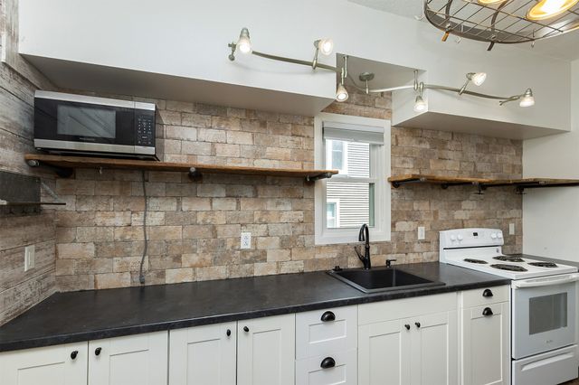 402 W Ashland Avenue, Indianola, IA 50125