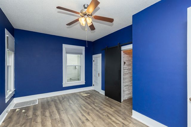 402 W Ashland Avenue, Indianola, IA 50125