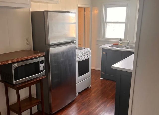 402 W Ashland Avenue, Indianola, IA 50125