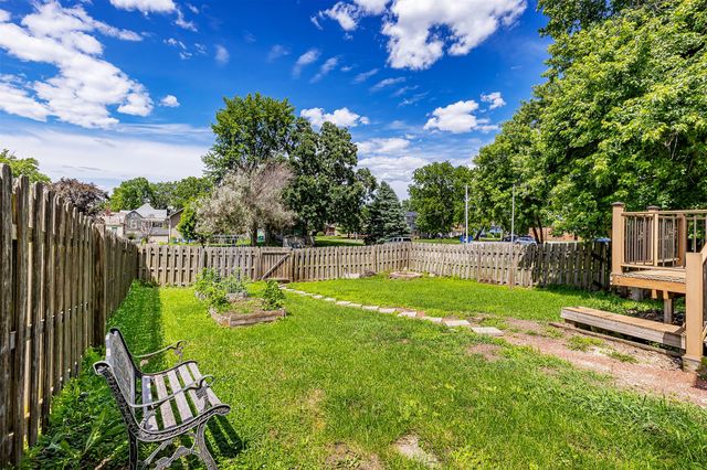 402 W Ashland Avenue, Indianola, IA 50125