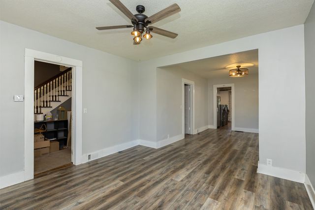 402 W Ashland Avenue, Indianola, IA 50125