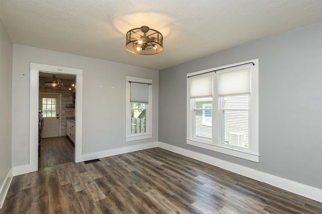402 W Ashland Avenue, Indianola, IA 50125