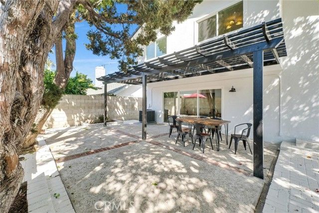 3126 S Rita Way, Santa Ana, CA 92704