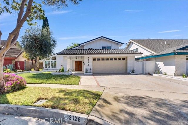3126 S Rita Way, Santa Ana, CA 92704