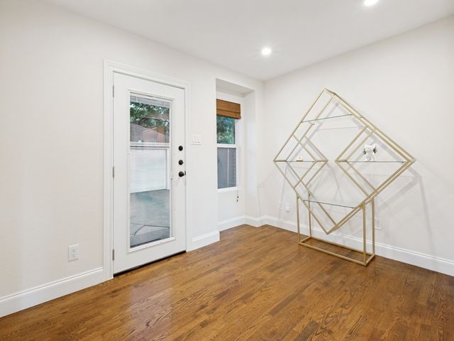 6438 E Lovers Lane, Dallas, TX 75214
