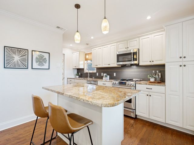 6438 E Lovers Lane, Dallas, TX 75214