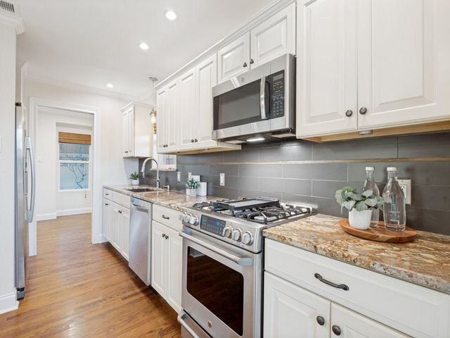 6438 E Lovers Lane, Dallas, TX 75214