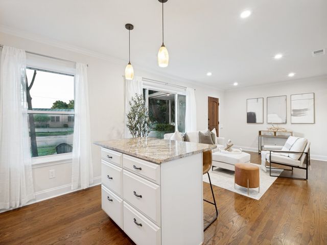 6438 E Lovers Lane, Dallas, TX 75214