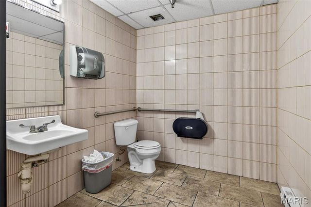 1500 Dismuke Drive, Farmington, MO 63640