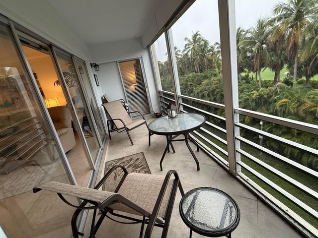 300 NE 14th Avenue 411, Hallandale Beach, FL 33009