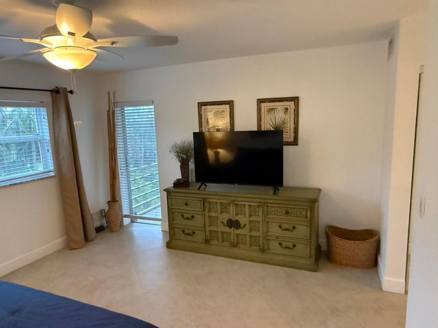 300 NE 14th Avenue 411, Hallandale Beach, FL 33009