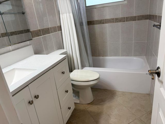 300 NE 14th Avenue 411, Hallandale Beach, FL 33009