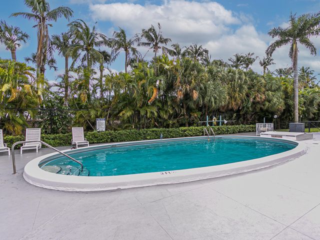 300 NE 14th Avenue 411, Hallandale Beach, FL 33009