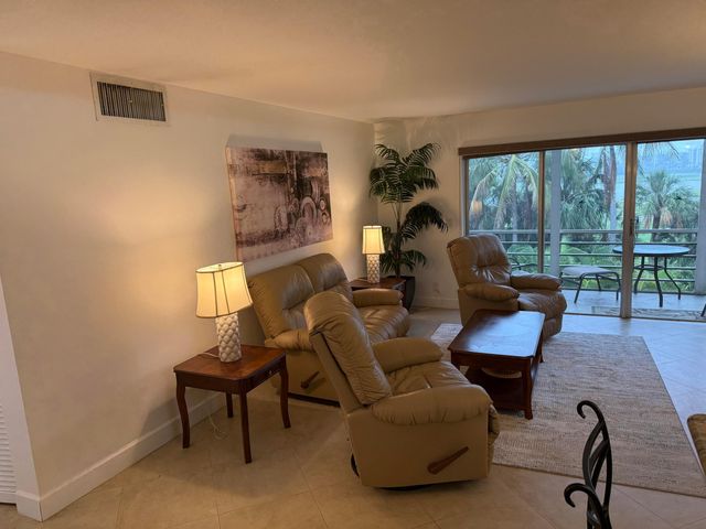 300 NE 14th Avenue 411, Hallandale Beach, FL 33009
