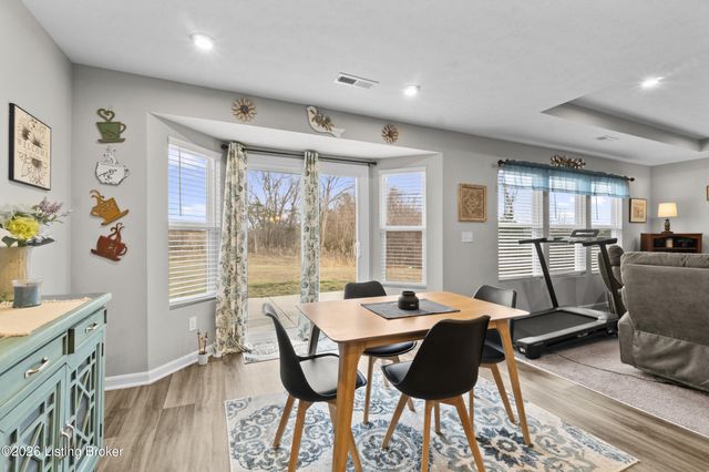 8809 Salute Way, Louisville, KY 40229