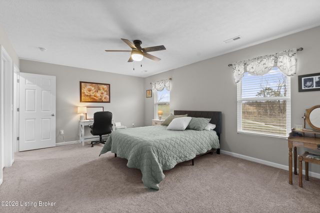 8809 Salute Way, Louisville, KY 40229